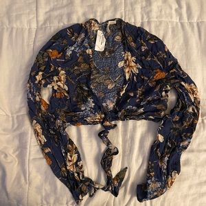 Tie in the front shirt